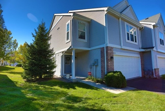 Building Photo - 10515 Pond Curve