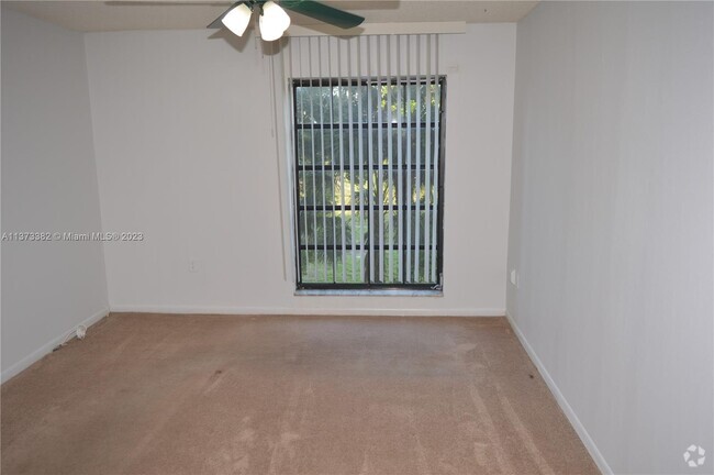 Building Photo - 5570 NW 44th St Unit 306A Rental