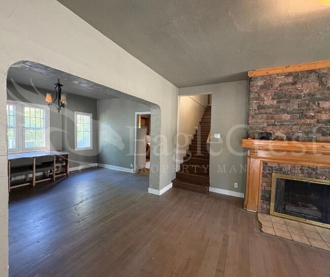 Photo - Large 8-Bedroom Home Across from Whitman C...