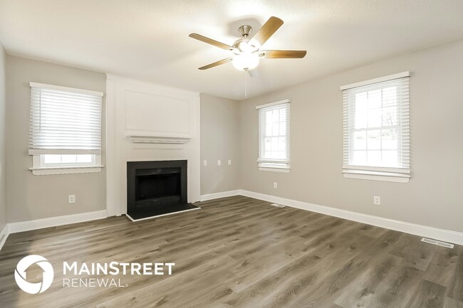 Photo - 8812 Reigate Ln