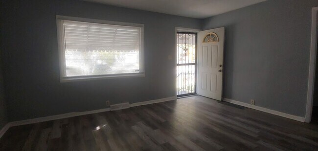 Photo - 5034 N 42nd St