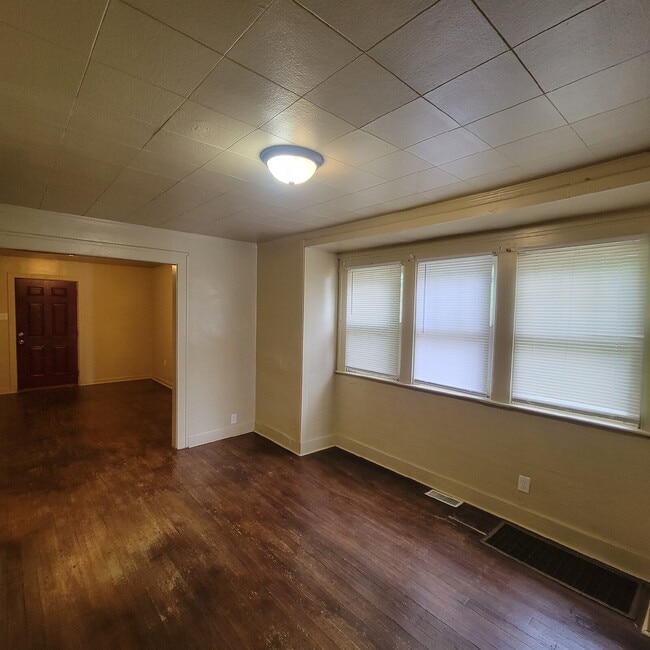 Photo - West Side 5BR/2BA House / Must See!