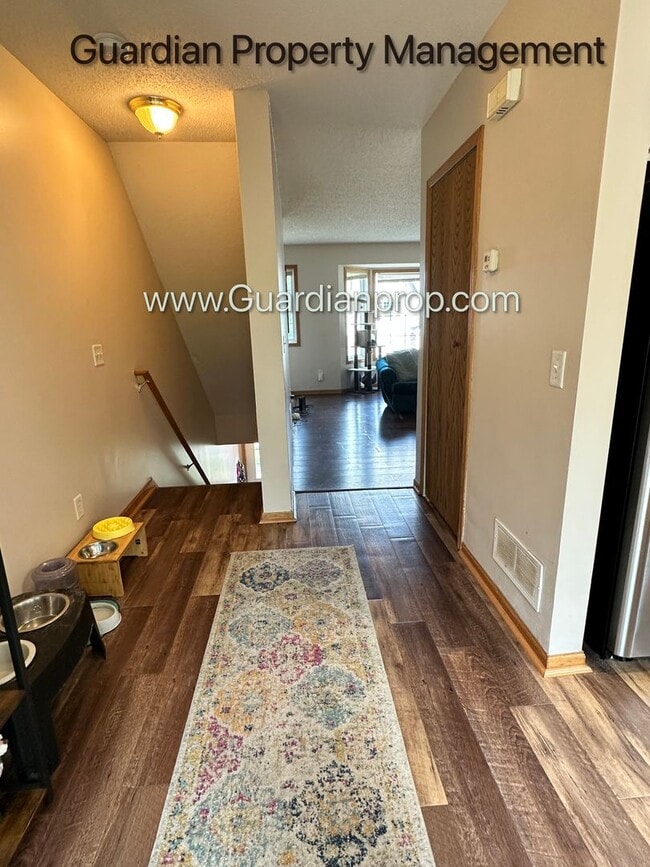 Photo - Prior Lake Town Home, 1 Car Garage, W/D, Walk out Patio, Dishwasher Available Sept