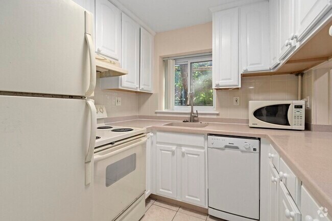 Building Photo - 133 Beaconsfield Rd Unit 21 Rental