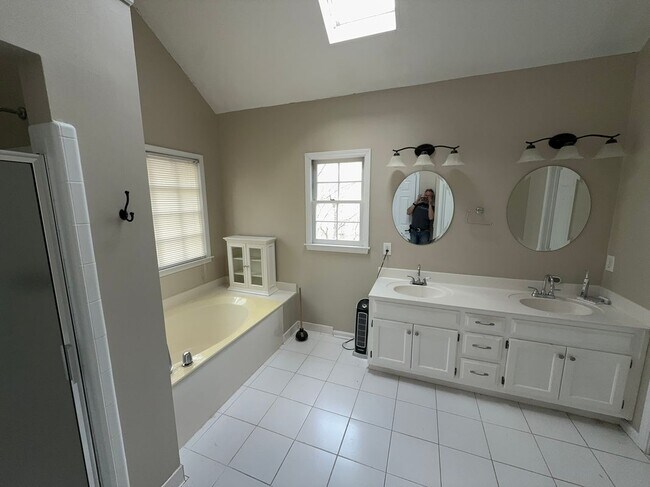 Photo - 2845 Stratfield Ct