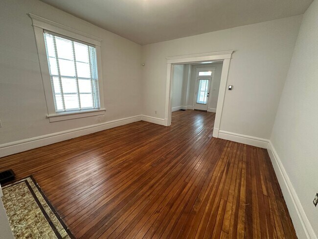 Photo - W 8th 417-419 NCR Unidad 419