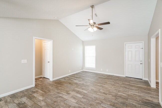 Photo - 1312 S Hampton Ct