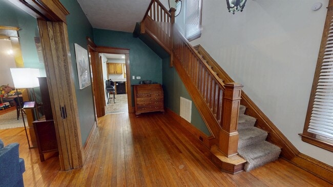 Photo - 2554 1st Ave