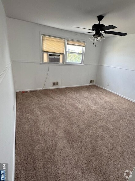 Building Photo - 5 Eastgate Ct Rental
