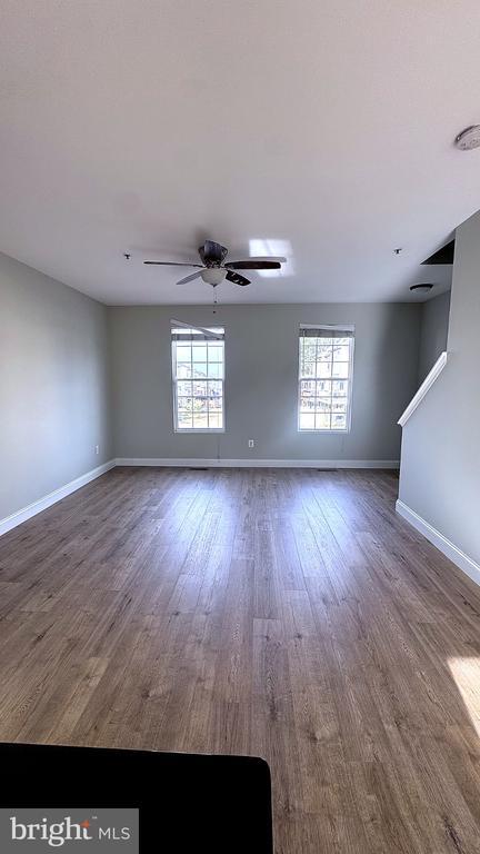 Photo - 1125 Coulbourn Cor