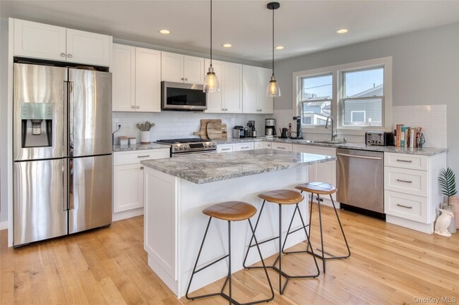 Photo - 360 Flint St