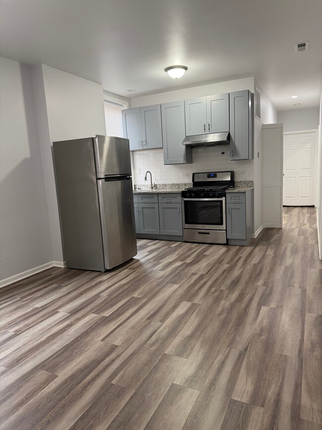 Photo - 240 W 24th St Unit 2R