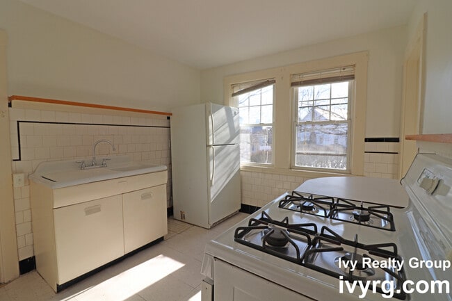 Photo - 52-54 Maplewood St