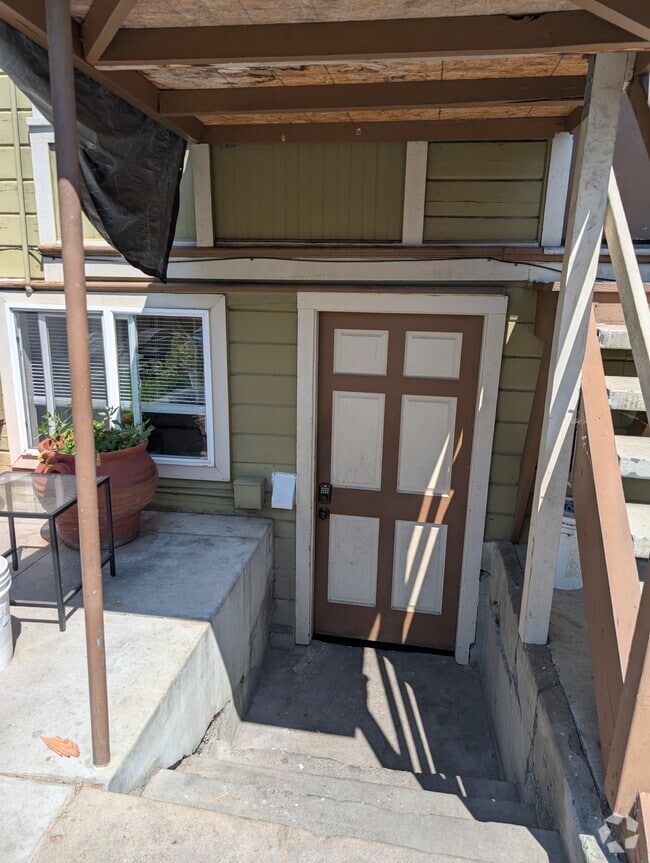 Building Photo - 163 Gifford Ave Rental