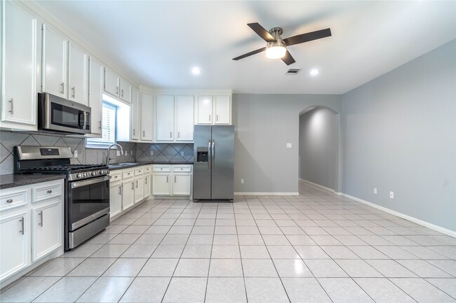 Photo - 1122 Ryon St