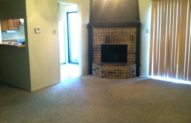 Photo - Super Cute Townhouse!