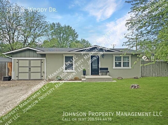 Building Photo - 3025 N Woody Ln