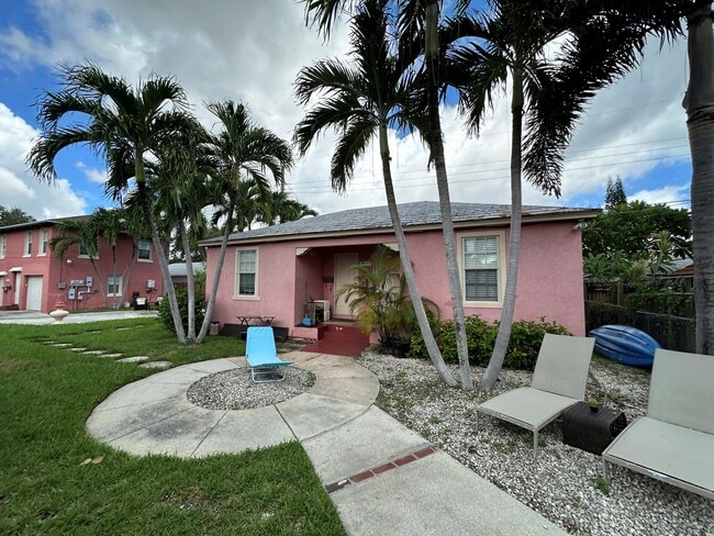 Building Photo - 227 Foresteria Dr Unit D Rental