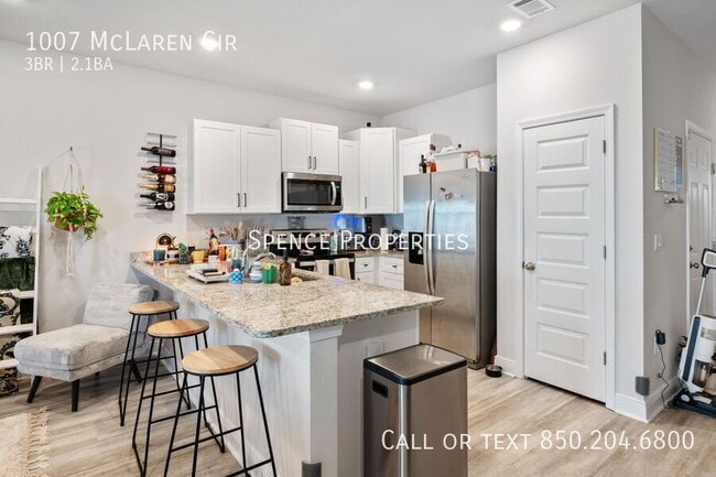 Photo - 1007 McLaren Cir