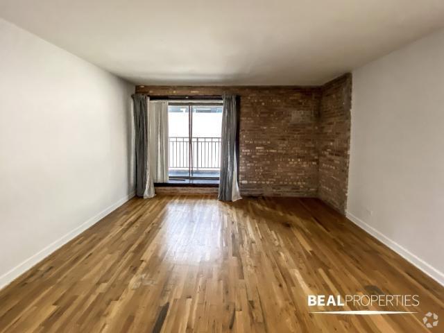 Building Photo - 0 bedroom in CHICAGO IL 60610 Unit H4 Rental