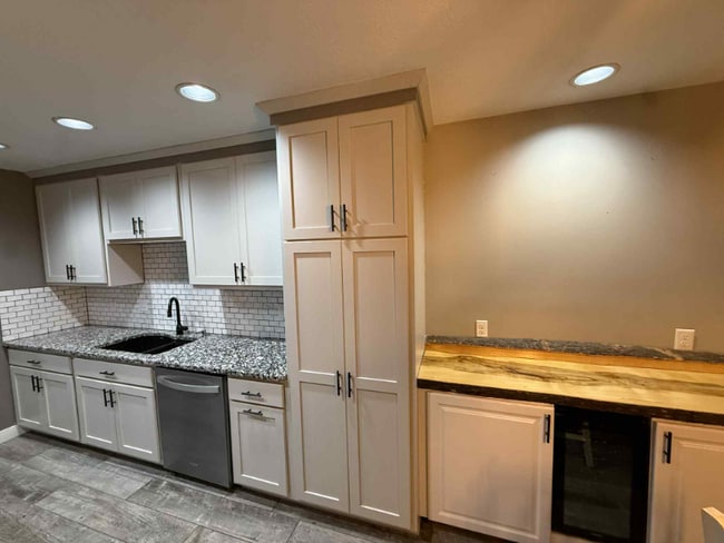 Photo - 1324 N Crestline St