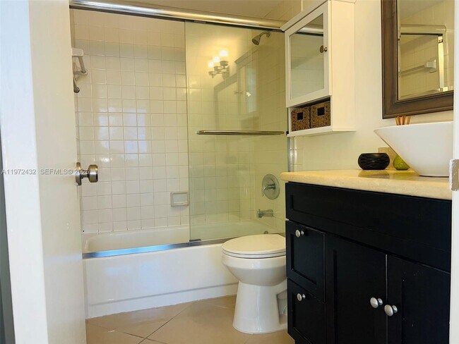 Photo - 770 Claughton Island Dr Unidad 1601