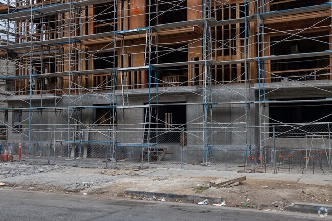 Building Photo - 707 S Berendo St