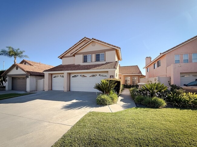 Building Photo - 40041 Zamura Ct