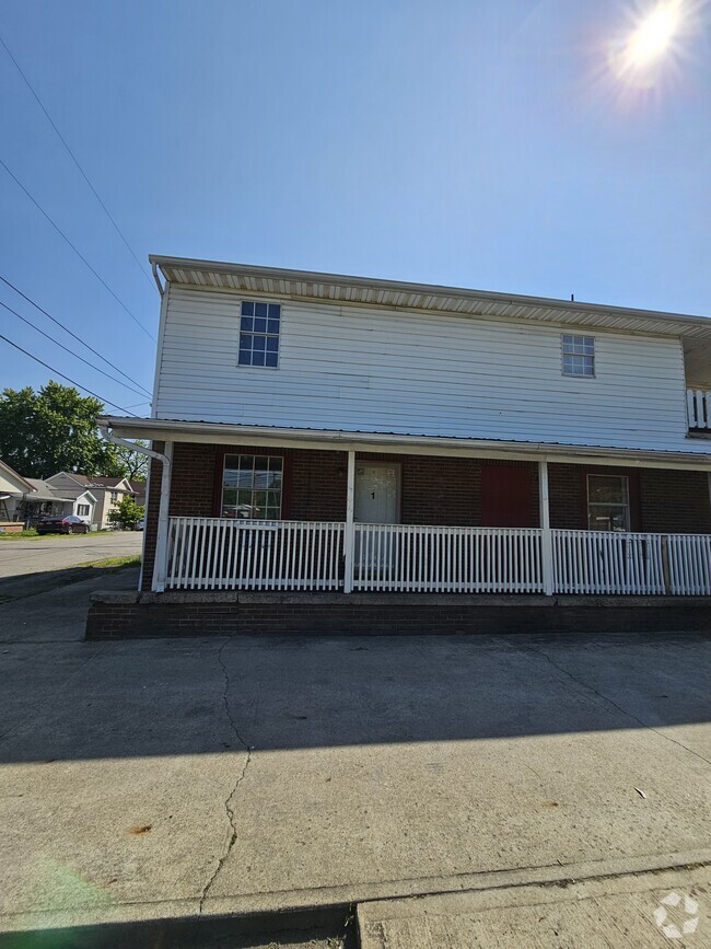 Building Photo - 502 Pike St Unit Pike Street Rental
