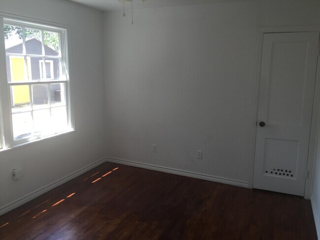 Photo - 2805 33rd St