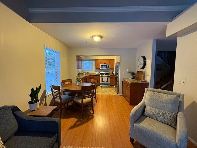 Photo - 1267 Derby Ln