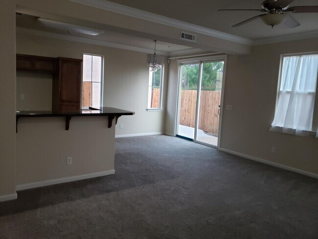Photo - Shasta View Gardens - 3bd/2.5 ba + Office!