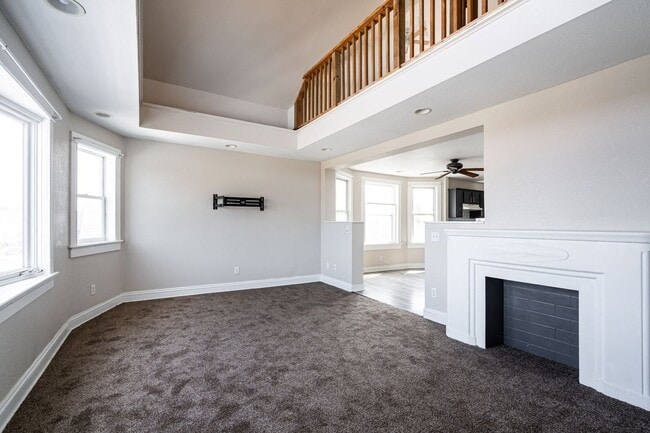 Photo - Beautiful 3 Bedroom 2 Bath - HALF OFF FIRS...