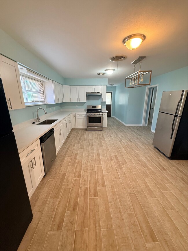 Photo - 5107 Avenue Q