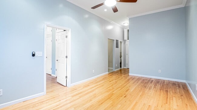 Building Photo - 6314 Park Ave Unit #5