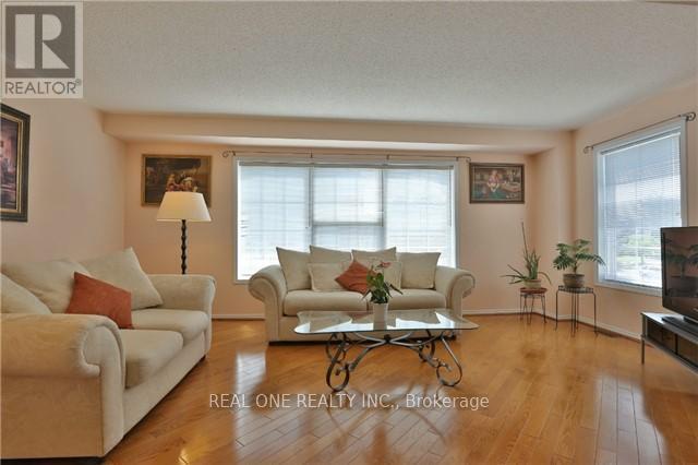 Photo - 6880 Meadowvale Town Centre Cir