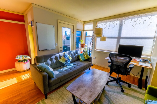 Photo - 1310 N Lucas Pl Unit 402