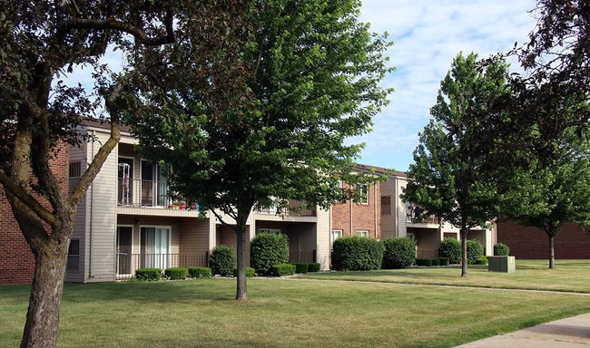 Community - Sunnymede Apartments - Troy, MI