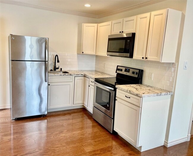 Photo - 1332 W 21st St