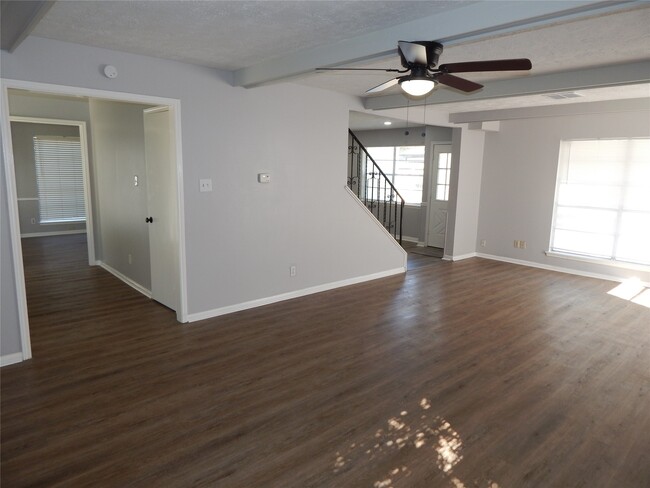 Photo - 22210 Provincial Blvd
