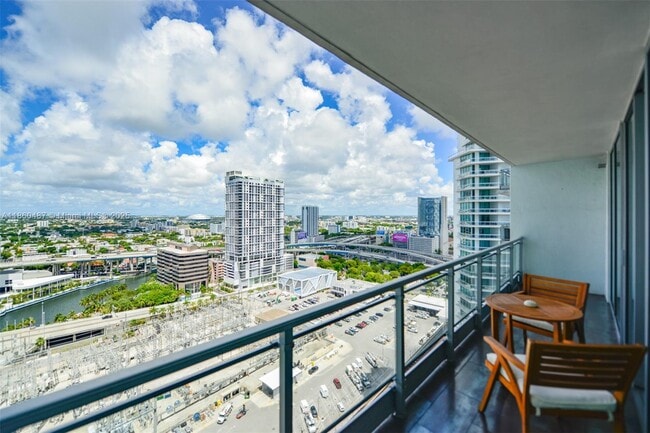 Photo - 92 SW 3rd St Unit # 2707