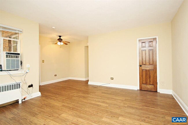 Photo - 32 University Cir Unit 3