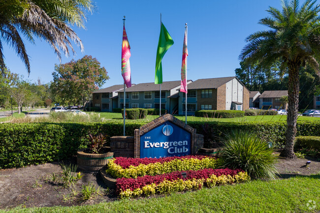 Building Photo - Evergreen Club Rental