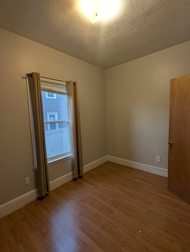Photo - 827 Main St Unit 1
