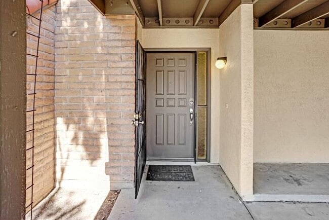 Photo - Pending / Rented - Vaulted Elegance in Old...