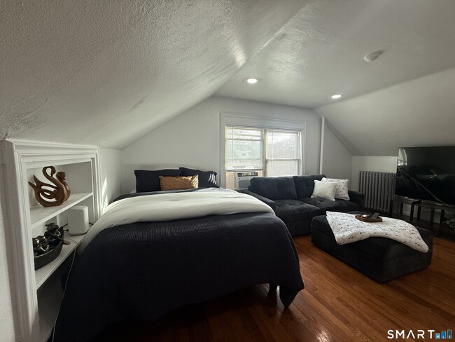 Photo - 883 Montauk Ave