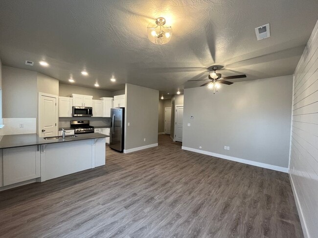 Photo - Beautiful Brand-New Townhome!!