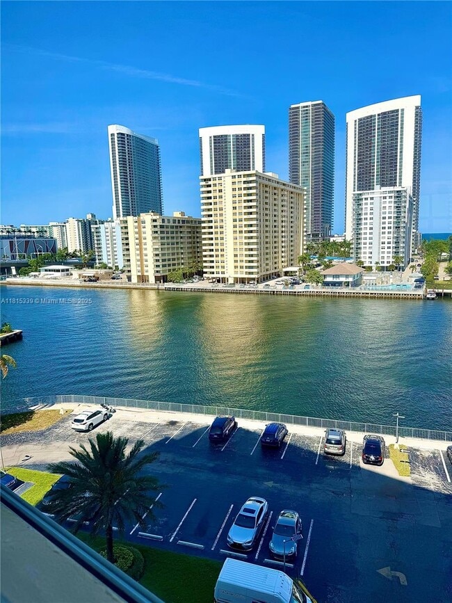 Building Photo - 100 Golden Isles Dr Unit 806 Rental