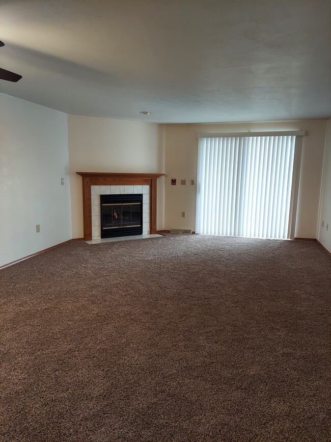 1BR-BA - Charleston Pointe