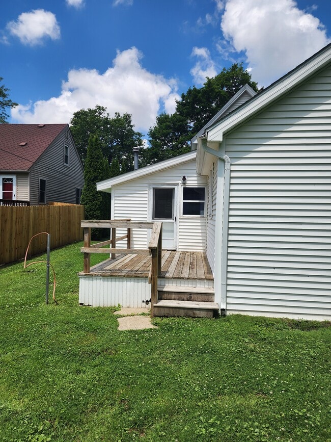 Photo - 102 S Bachus St Townhome